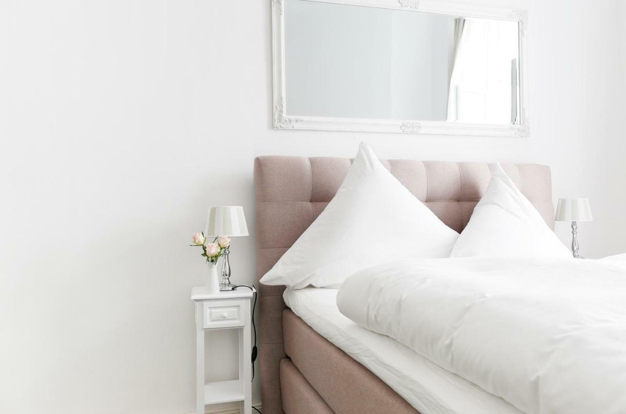 Droy By Rockchair Apartments L Superhost Status L 2 Bedroom Boxspringbeds Next To Center "Kurfuerstendamm" - Cozy Family & Business Flair Welcomes You! Berlin Bagian luar foto