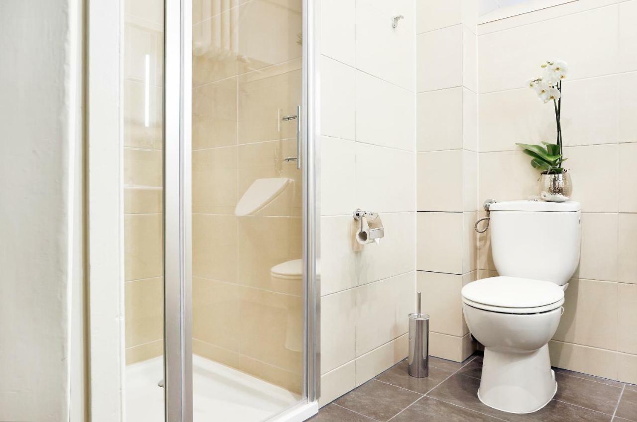 Droy By Rockchair Apartments L Superhost Status L 2 Bedroom Boxspringbeds Next To Center "Kurfuerstendamm" - Cozy Family & Business Flair Welcomes You! Berlin Bagian luar foto