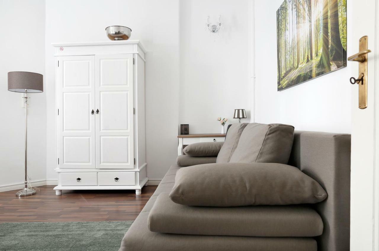 Droy By Rockchair Apartments L Superhost Status L 2 Bedroom Boxspringbeds Next To Center "Kurfuerstendamm" - Cozy Family & Business Flair Welcomes You! Berlin Bagian luar foto