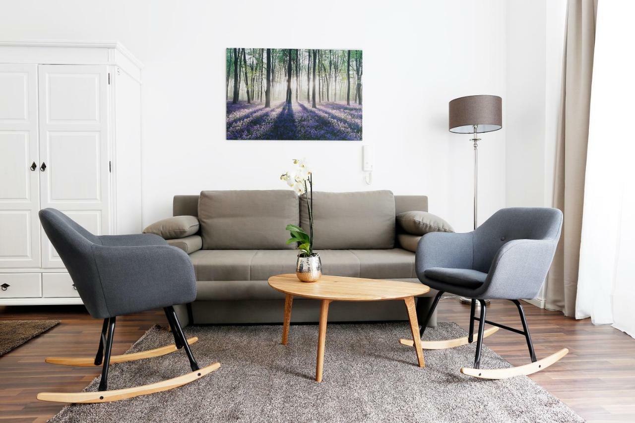 Droy By Rockchair Apartments L Superhost Status L 2 Bedroom Boxspringbeds Next To Center "Kurfuerstendamm" - Cozy Family & Business Flair Welcomes You! Berlin Bagian luar foto